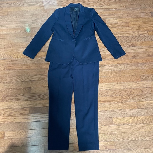 J. Crew Navy Blazer and Pant Suit Set - Size 4 - Picture 2 of 16
